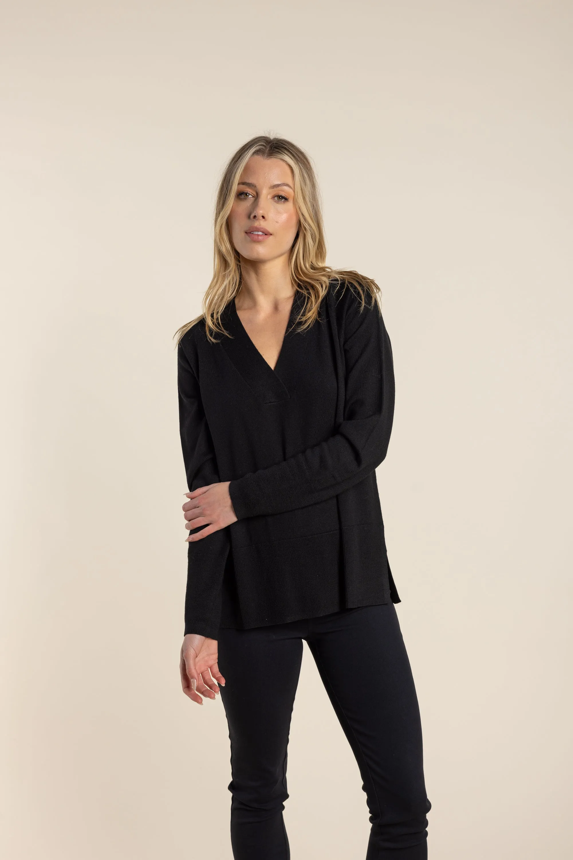 2723 merino v neck