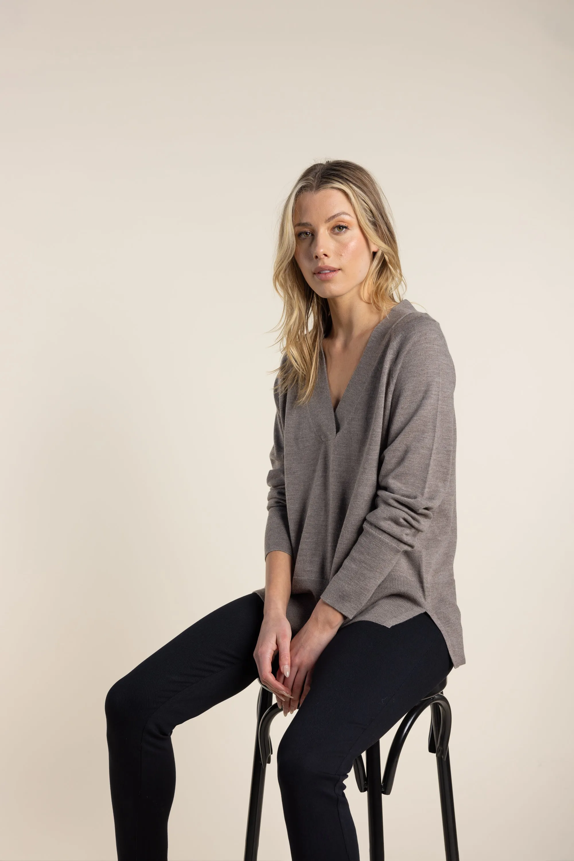2723 merino v neck