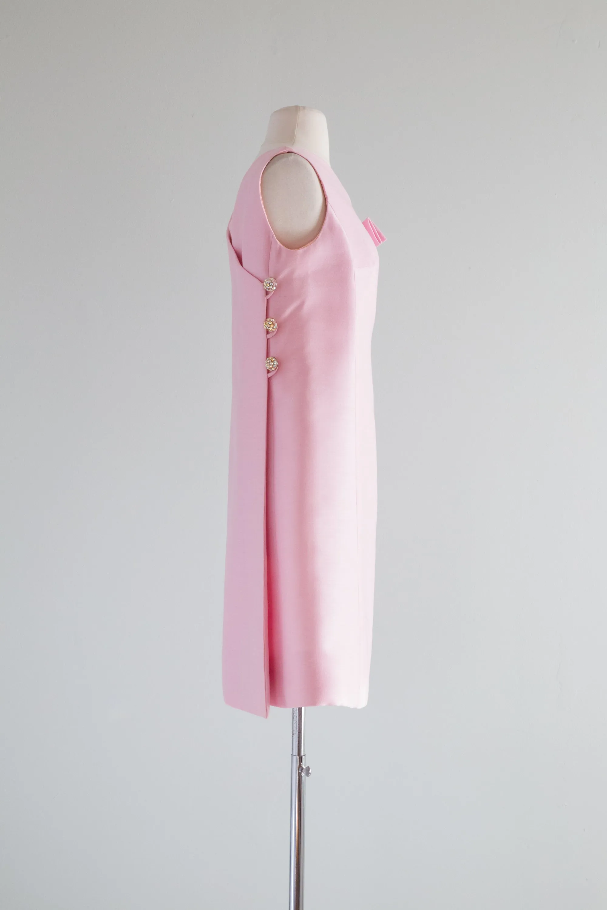 Darling 1960's Pink Silk Shift Dress With Bow and Buttons / Small