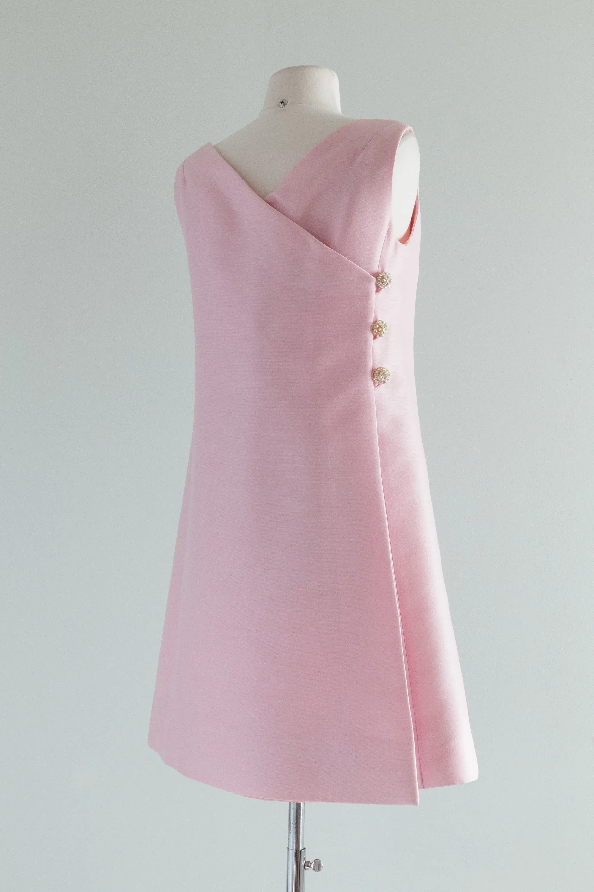 Darling 1960's Pink Silk Shift Dress With Bow and Buttons / Small